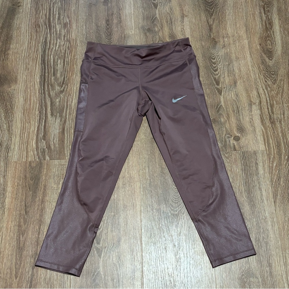 Women’s Nike Legging Capri NWOT